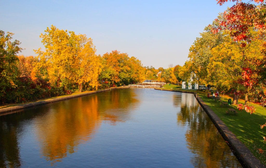 Picnic tables beside the calm basin are a great place to enjoy a break.